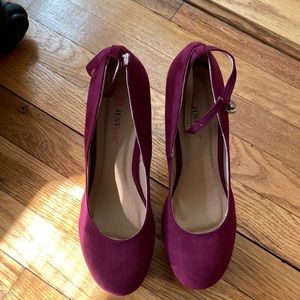 NEW Size 8.5 Just Fab Maroon Wedge Heel Ankle Strap